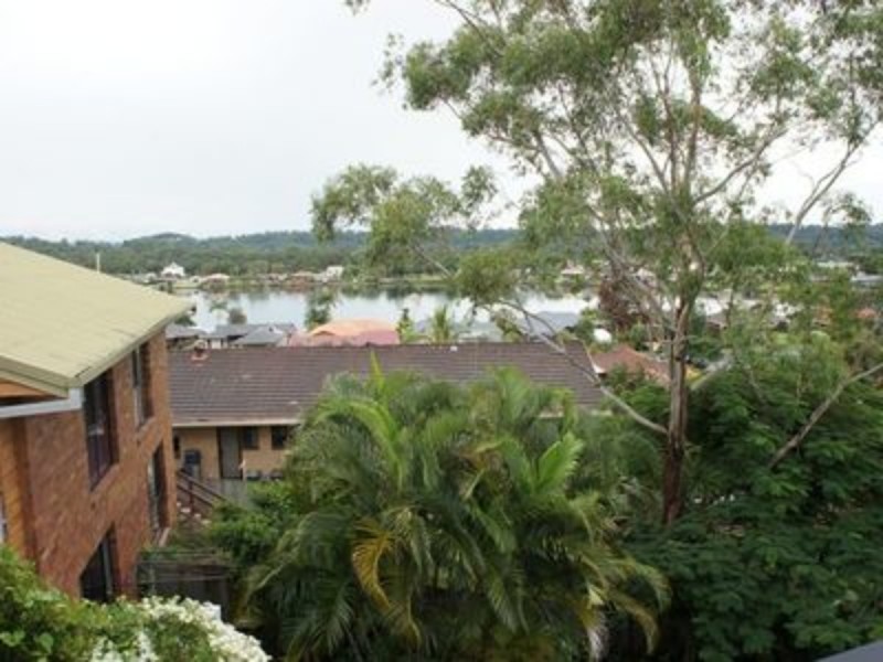 1/12 Daisy Street, Elanora QLD 4221