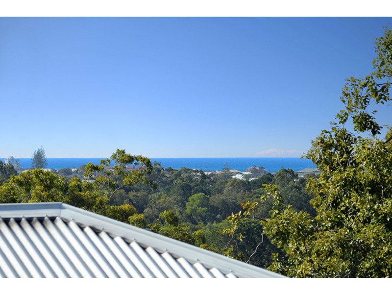 150 K P McGrath Drive, Elanora QLD 4221