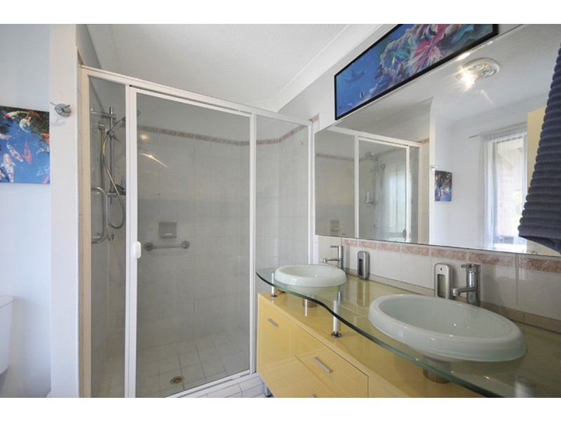 150 K P McGrath Drive, Elanora QLD 4221