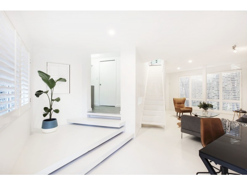 30 Albany Avenue, Currumbin QLD 4223