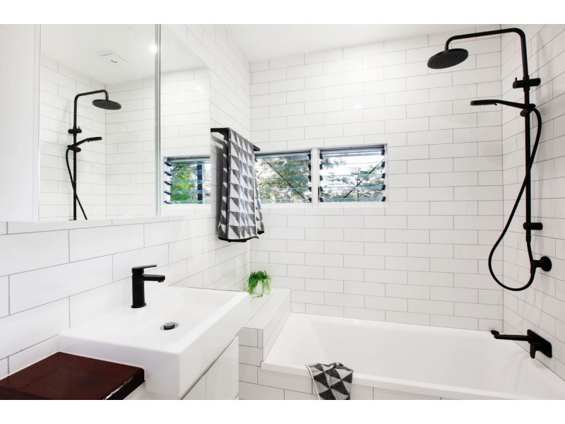 30 Albany Avenue, Currumbin QLD 4223