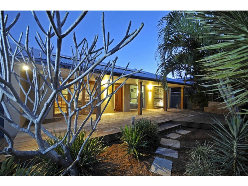 14 Barklya Place, Palm Beach QLD 4221