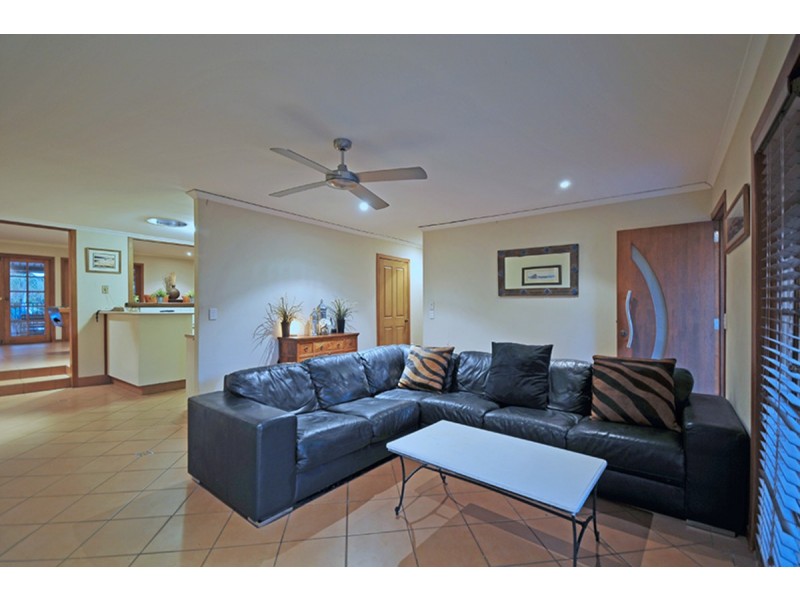 14 Barklya Place, Palm Beach QLD 4221