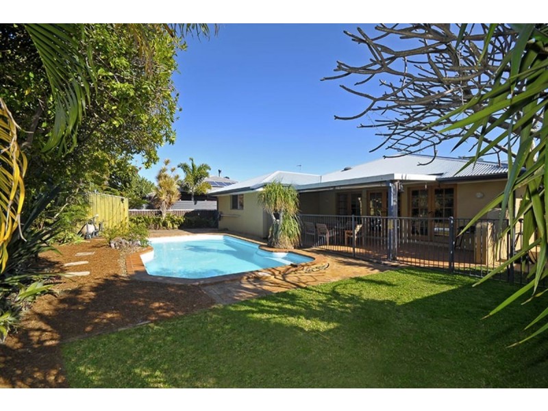 14 Barklya Place, Palm Beach QLD 4221