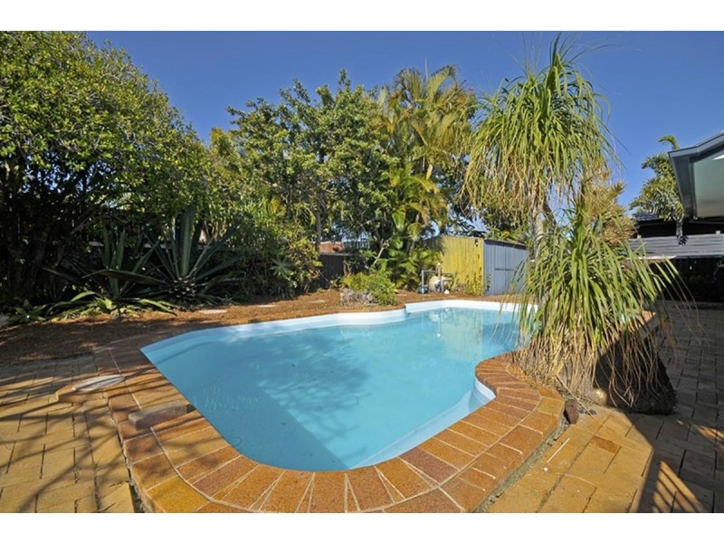 14 Barklya Place, Palm Beach QLD 4221