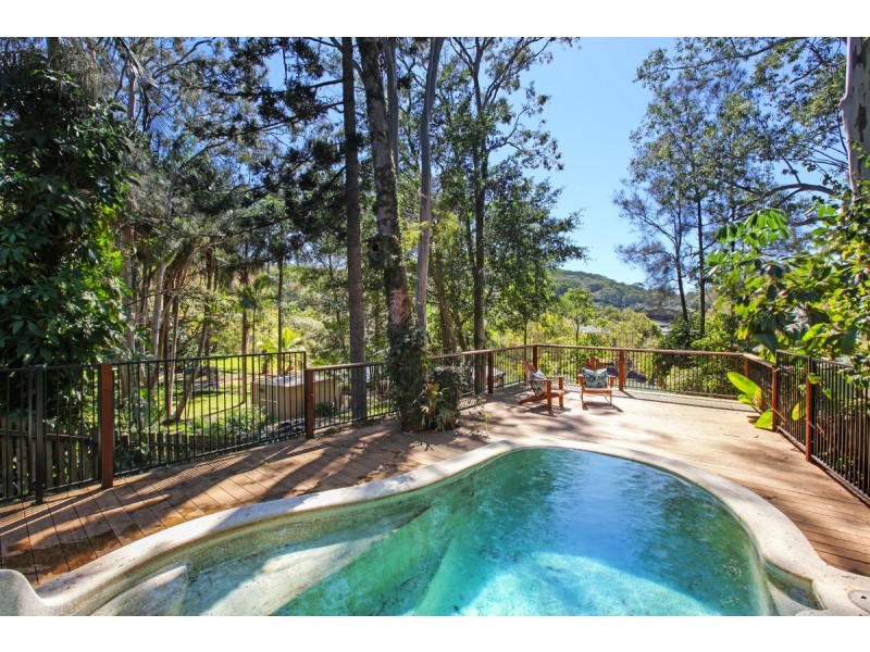 64 Ocean Parade, Burleigh Heads QLD 4220