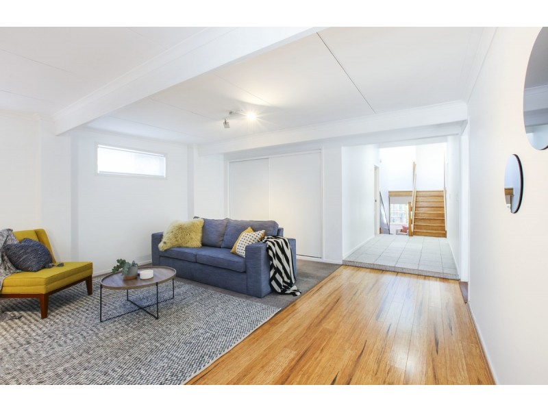 64 Ocean Parade, Burleigh Heads QLD 4220