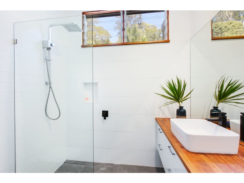 64 Ocean Parade, Burleigh Heads QLD 4220