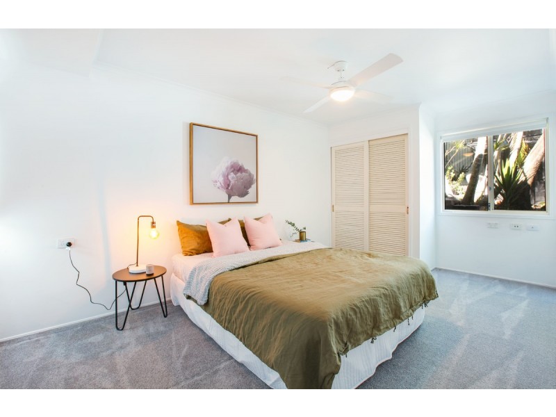 64 Ocean Parade, Burleigh Heads QLD 4220