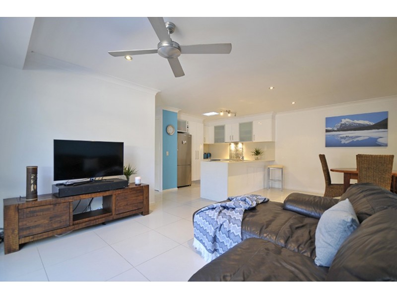 1/14 Walker Avenue, Palm Beach QLD 4221