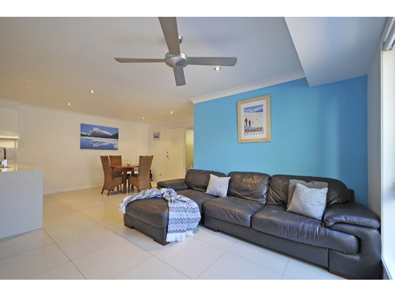 1/14 Walker Avenue, Palm Beach QLD 4221