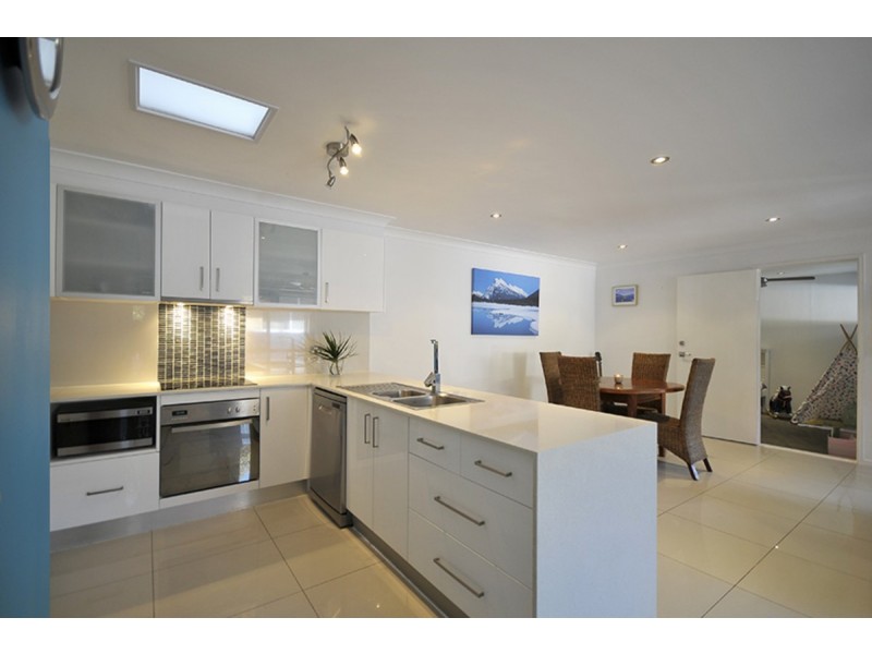 1/14 Walker Avenue, Palm Beach QLD 4221