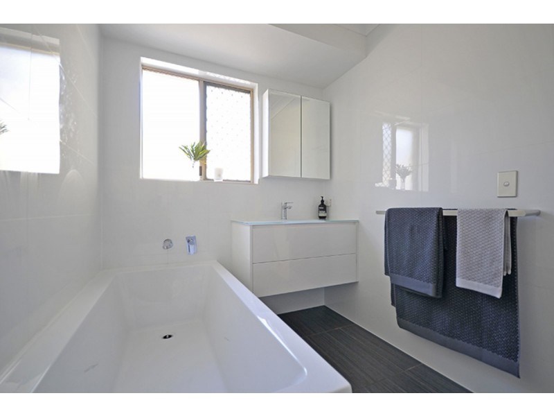 1/14 Walker Avenue, Palm Beach QLD 4221