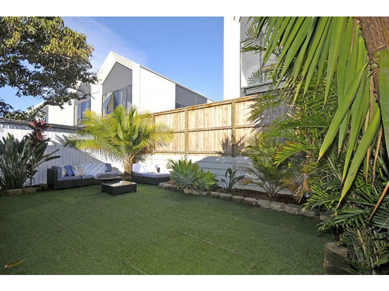 1/14 Walker Avenue, Palm Beach QLD 4221