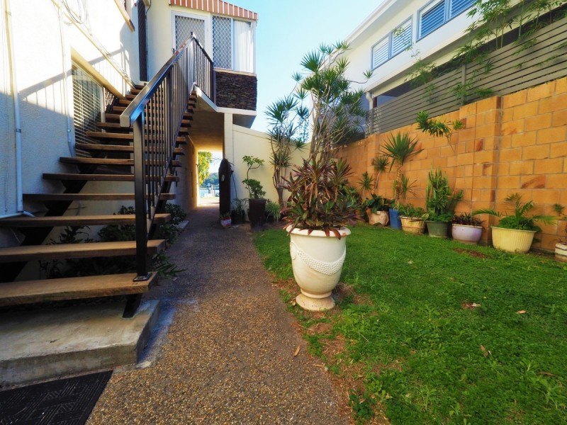 2/12 Murlong Crescent, Palm Beach QLD 4221