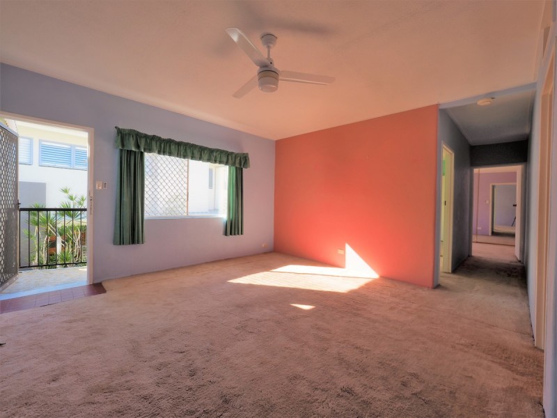 2/12 Murlong Crescent, Palm Beach QLD 4221