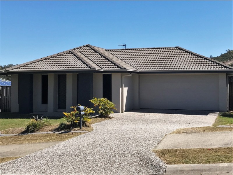 261 Universal Street, Oxenford QLD 4210