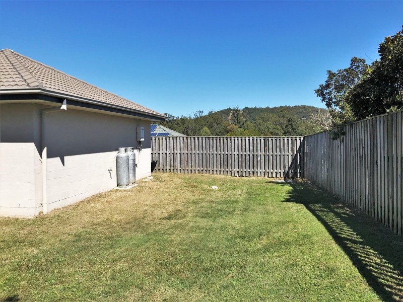 261 Universal Street, Oxenford QLD 4210