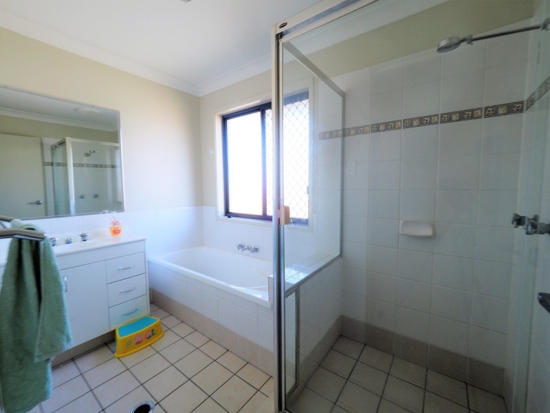 261 Universal Street, Oxenford QLD 4210