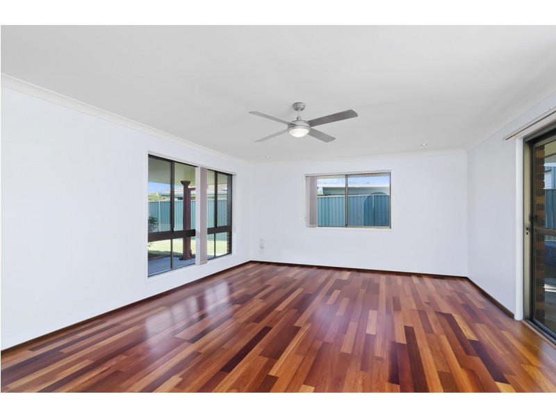 9 Carolina Close, Elanora QLD 4221