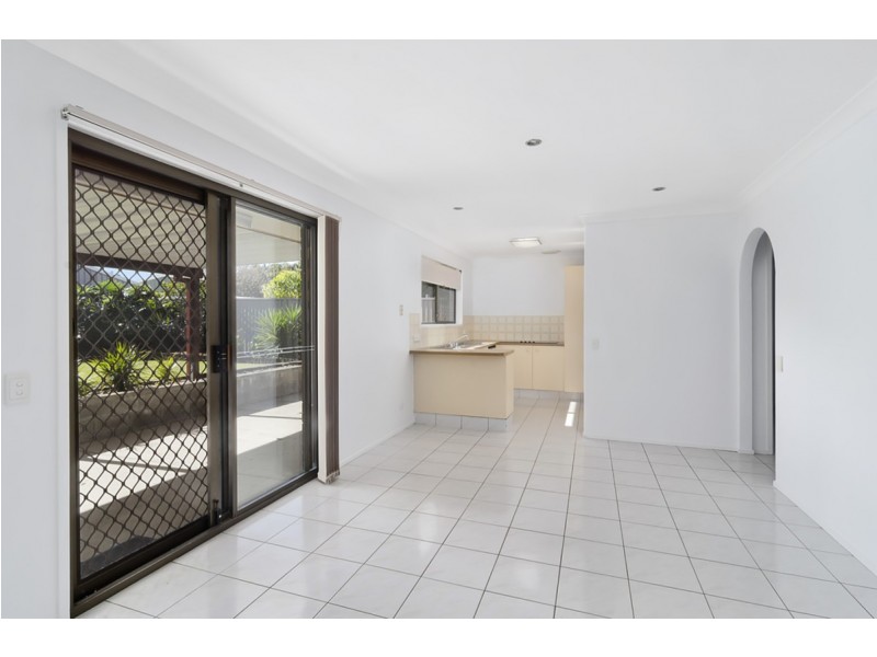 9 Carolina Close, Elanora QLD 4221
