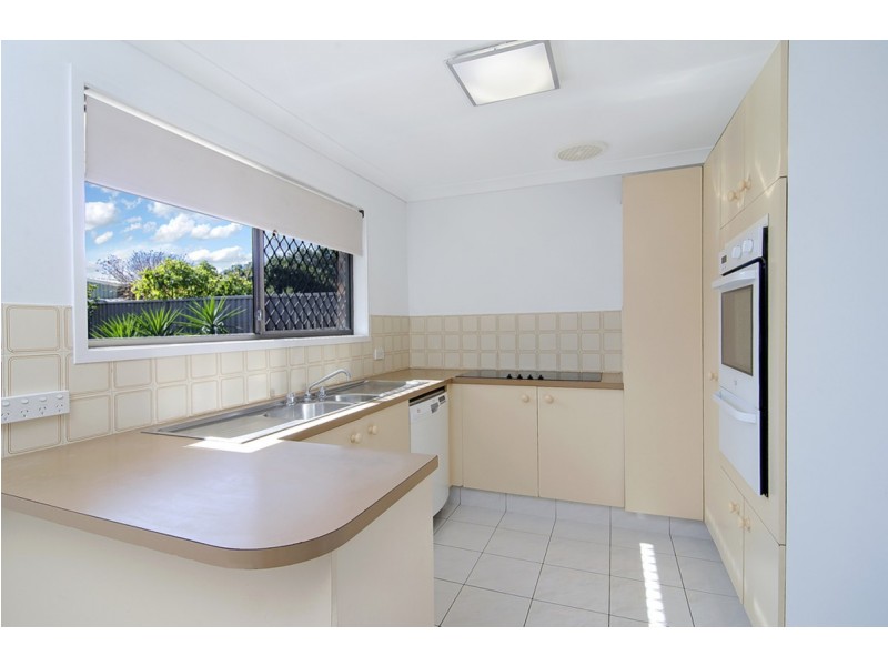 9 Carolina Close, Elanora QLD 4221