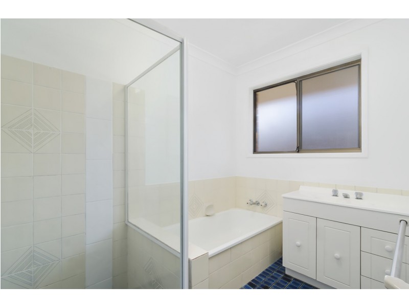 9 Carolina Close, Elanora QLD 4221