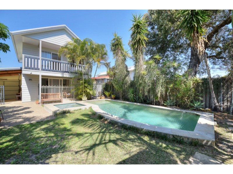 27 Fourteenth Avenue, Palm Beach QLD 4221