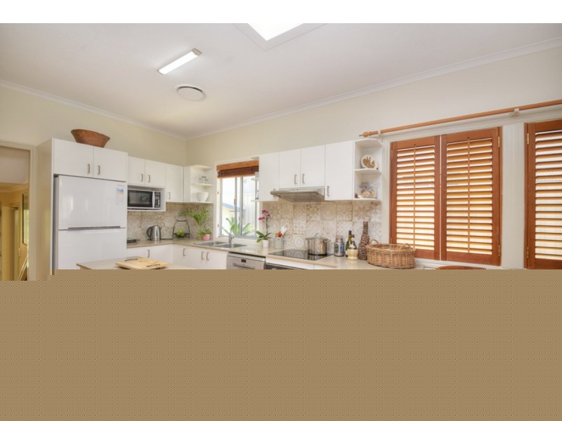 27 Fourteenth Avenue, Palm Beach QLD 4221