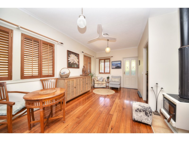 27 Fourteenth Avenue, Palm Beach QLD 4221