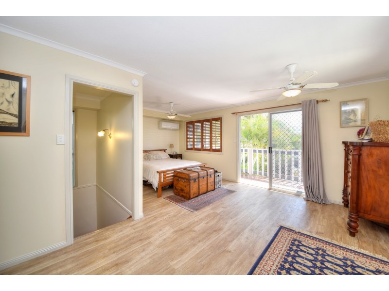 27 Fourteenth Avenue, Palm Beach QLD 4221