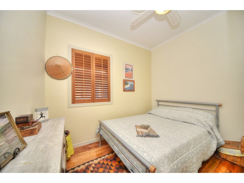 27 Fourteenth Avenue, Palm Beach QLD 4221