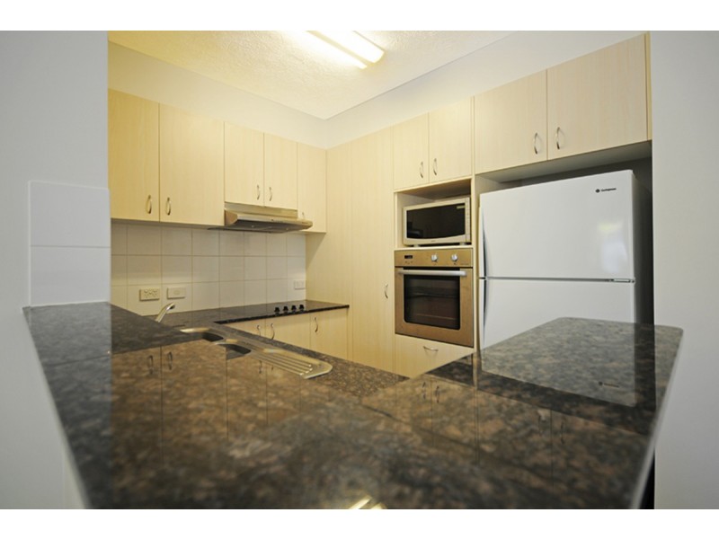 9/6 Fifth Avenue, Burleigh Heads QLD 4220