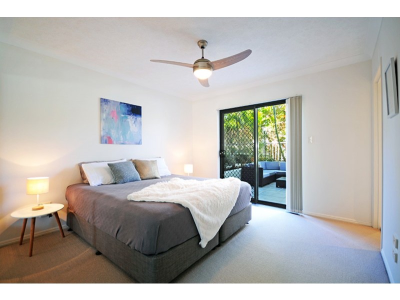 9/6 Fifth Avenue, Burleigh Heads QLD 4220