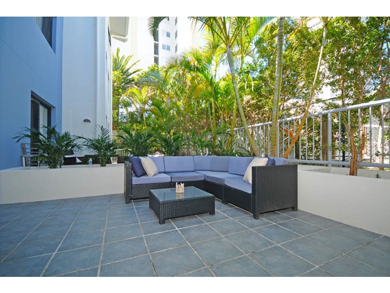 9/6 Fifth Avenue, Burleigh Heads QLD 4220