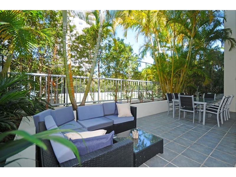 9/6 Fifth Avenue, Burleigh Heads QLD 4220
