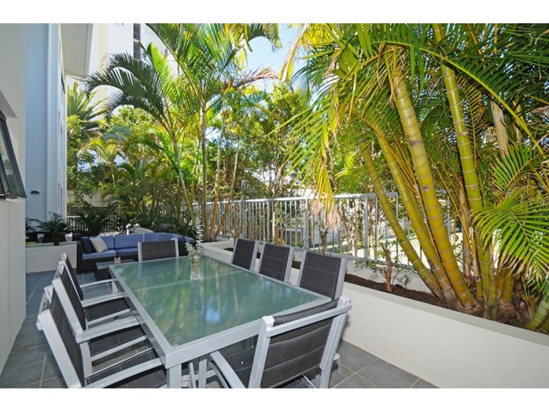 9/6 Fifth Avenue, Burleigh Heads QLD 4220