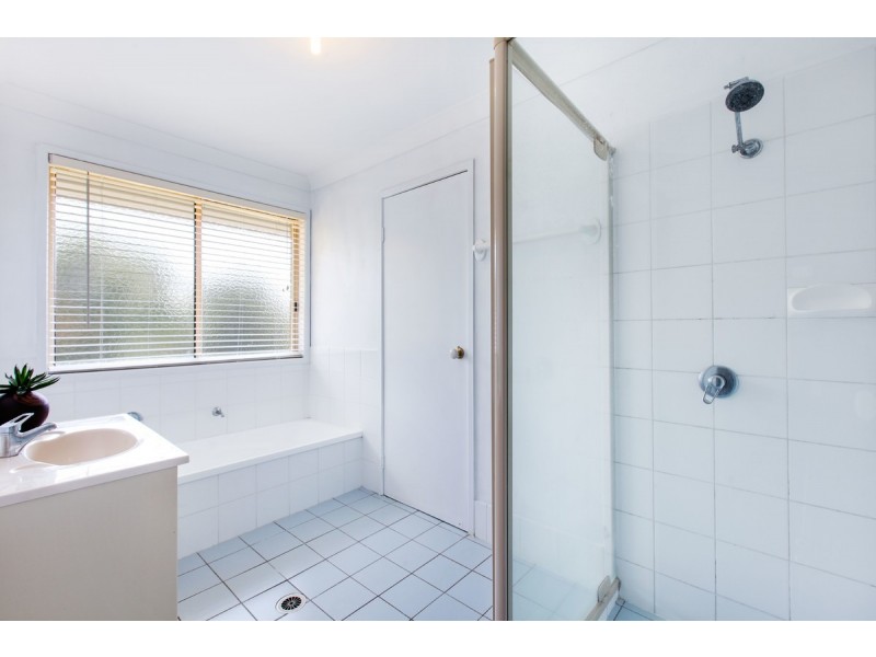 80 Silver Glade Drive, Elanora QLD 4221