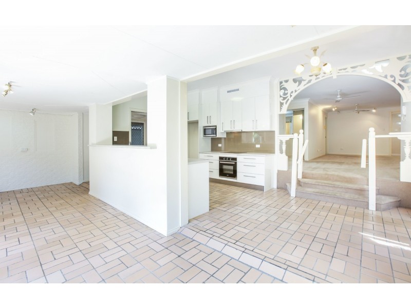 115 Petrel Avenue, Mermaid Beach QLD 4218