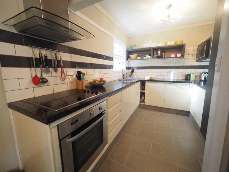 4 Leyte Avenue, Palm Beach QLD 4221