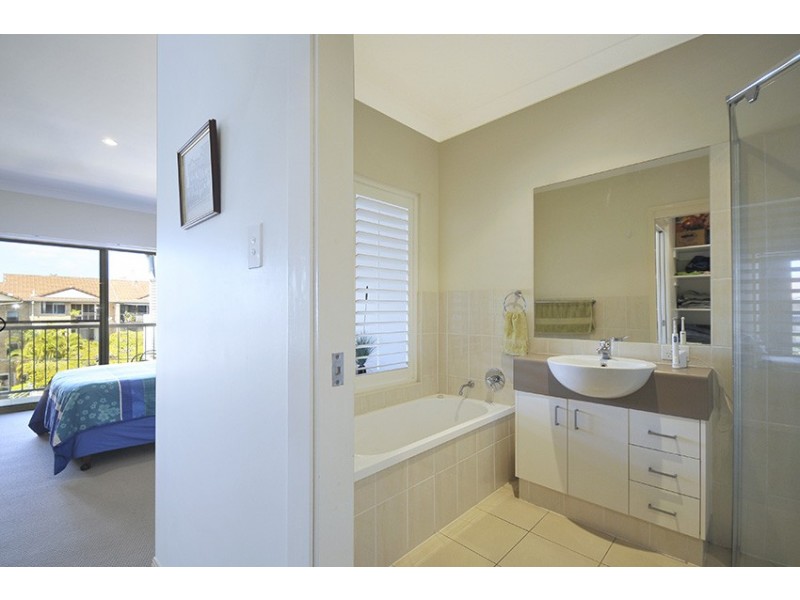 217/3-5 Thrower Drive, Currumbin QLD 4223