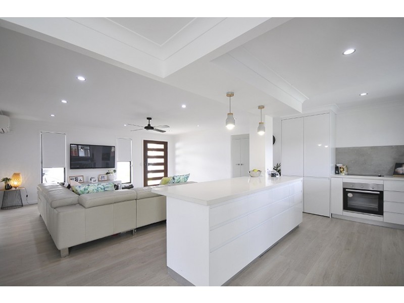 17 Walnut Street, Elanora QLD 4221