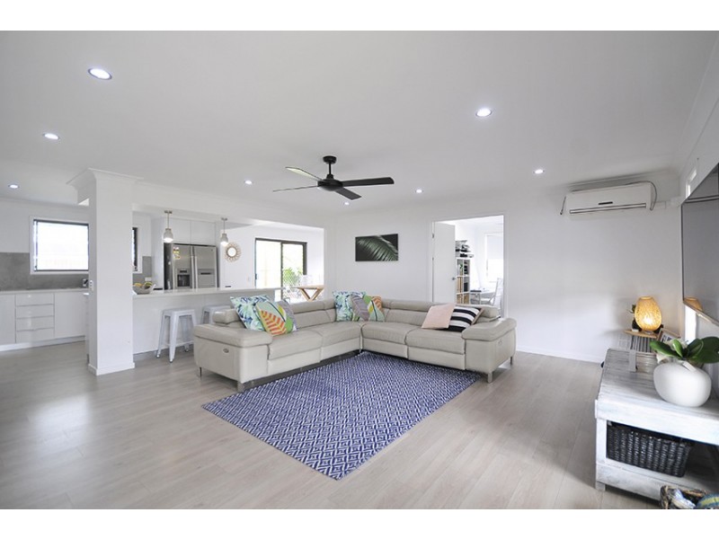 17 Walnut Street, Elanora QLD 4221