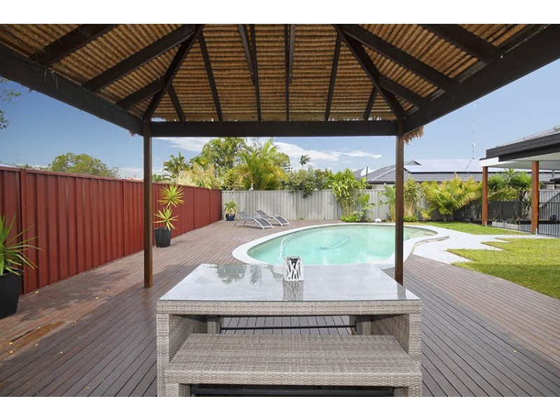 17 Walnut Street, Elanora QLD 4221