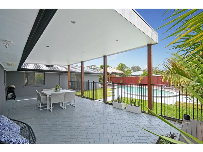17 Walnut Street, Elanora QLD 4221