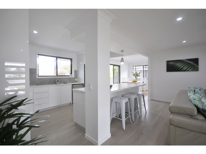 17 Walnut Street, Elanora QLD 4221