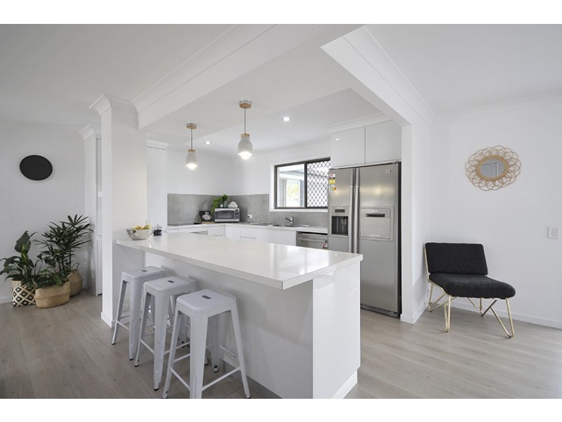 17 Walnut Street, Elanora QLD 4221