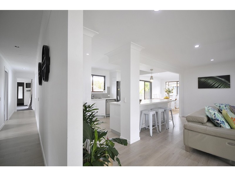 17 Walnut Street, Elanora QLD 4221