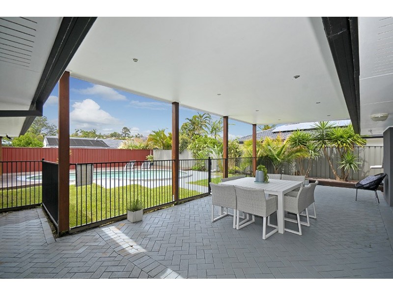 17 Walnut Street, Elanora QLD 4221