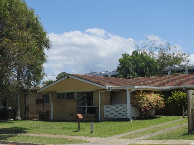 10 Matina Street, Biggera Waters QLD 4216